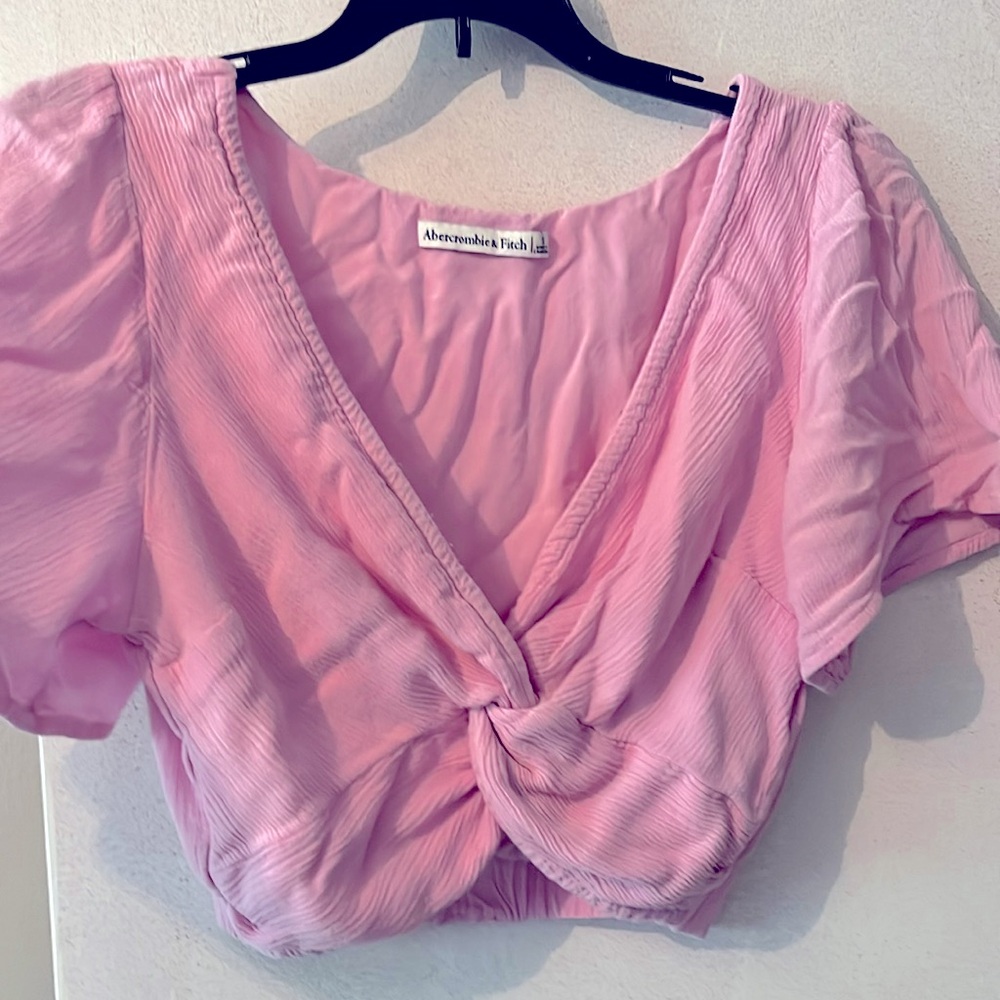 Abercrombie and Fitch knot front flutter top